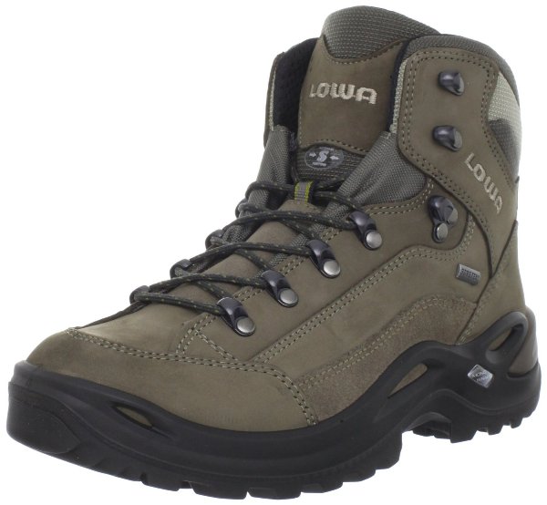 Hiking boots review — front view of the lowa renegade gtx.